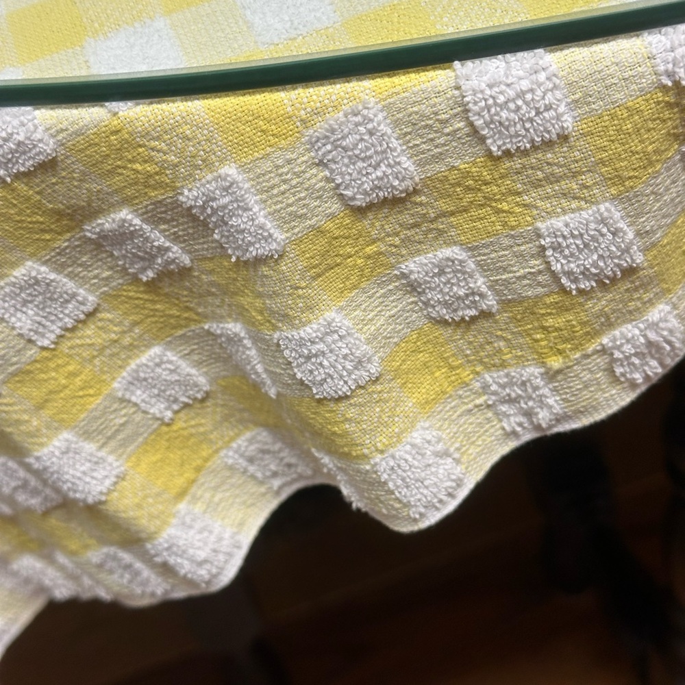 Tablecloth - Picture 3 of 6